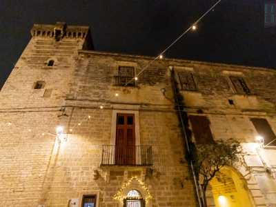 Attorno ad essa, nel Settecento, i Nicolai edificarono la loro residenza, inglobando precedenti strutture appartenute alla famiglia Gironda
